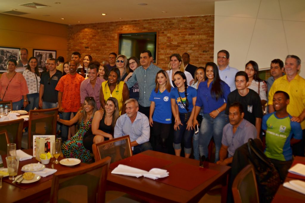 Atleas e membros do governo participaram do café da manhã no La Mole para conhecer o esquema montado para a passagem da tocha por Noav Iguaçu