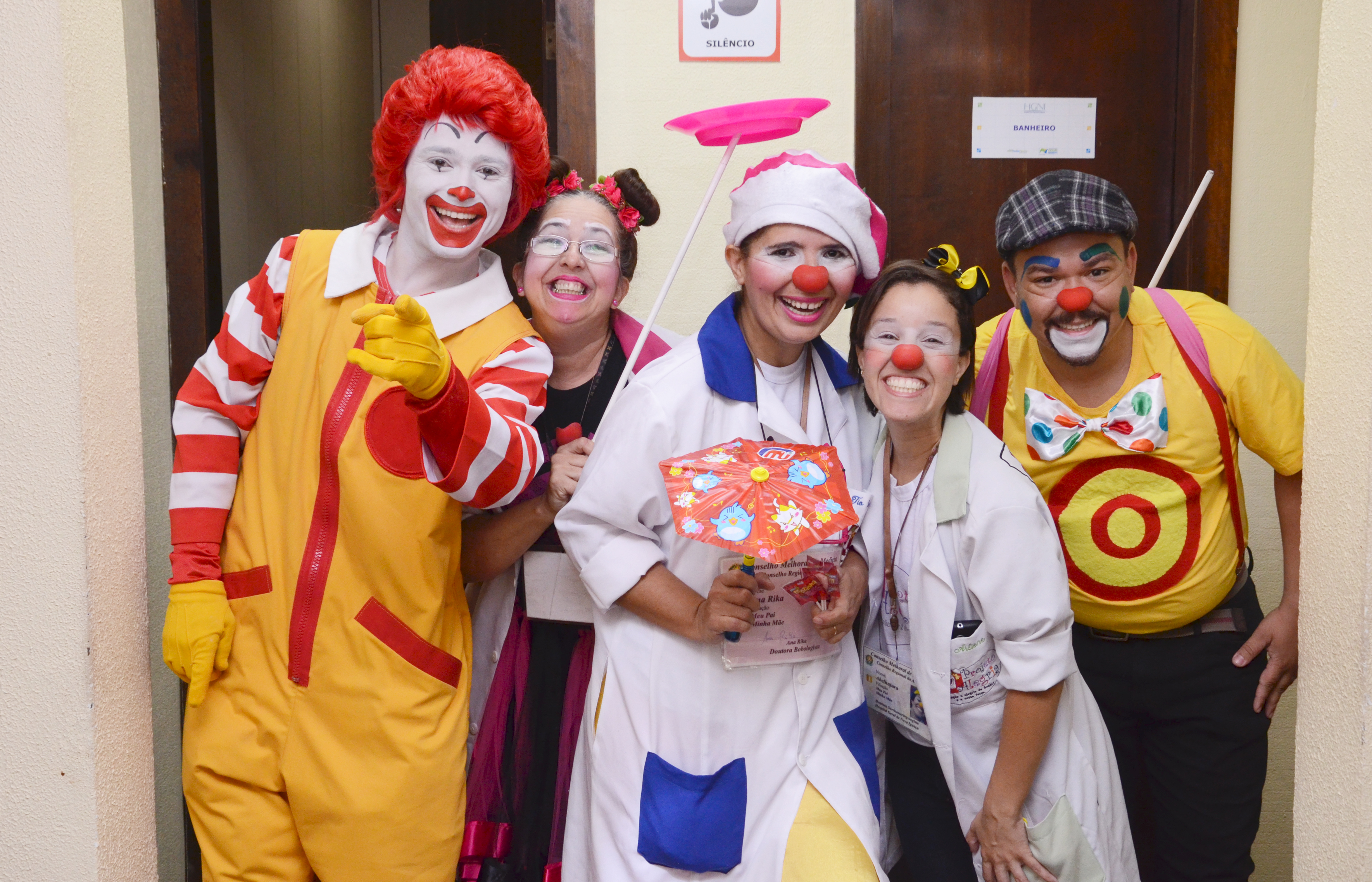 Ronald com os voluntários do projeto Alegria