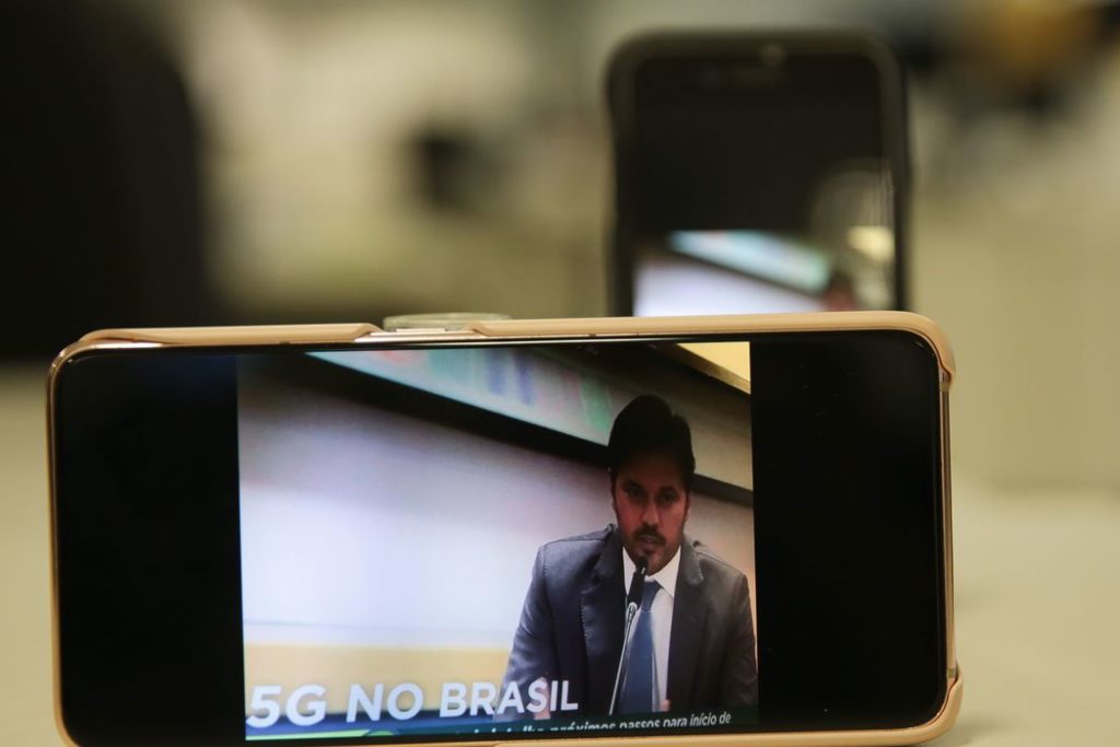 O ministro das Comunicações, Fábio Faria,concede entrevista coletiva na sede da Anatel,  sobre o edital de licitação para a implantação da tecnologia 5G no país/Reprodução
