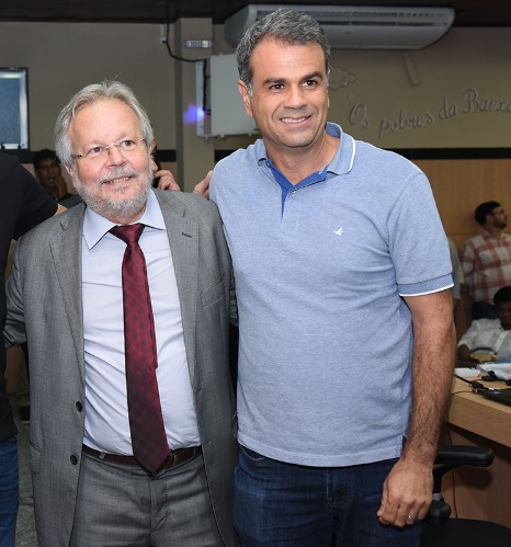 Duas caras da mesma escória: Luiz Martins será alçado ao cargo pelo prefeito Rogério Lisboa/Reprodução 