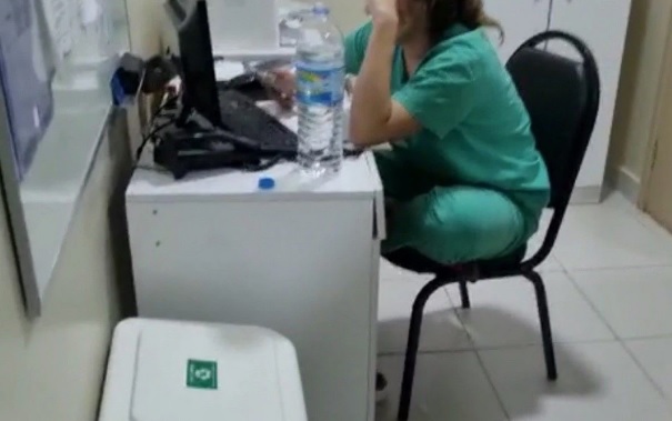 Falsa médica é presa em flagrante exercendo de forma ilegal a profissão em hospital particular
em Nova Iguaçu/Reprodução