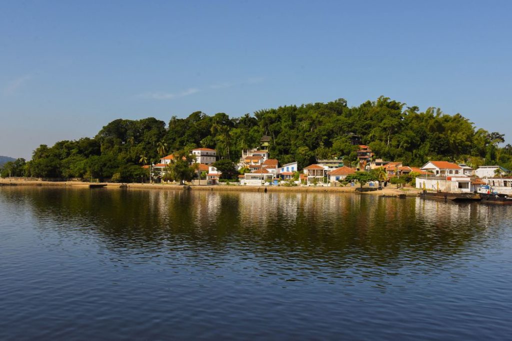 A Ilha de Paquetá é um bairro da capital fluminense que só é possível acessar por meio de barca
/Rafael Catarcione/RioTur