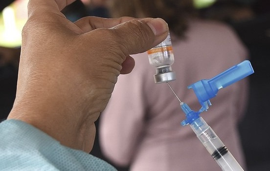 Vacina Doses começaram a ser distribuídas na sexta (2), segundo o Ministério da Saúde/Reprodução