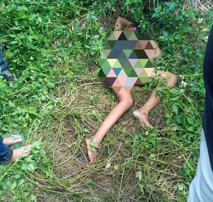 O corpo da jovem foi encontrado sem roupa dentro de um matagal/Reprodução