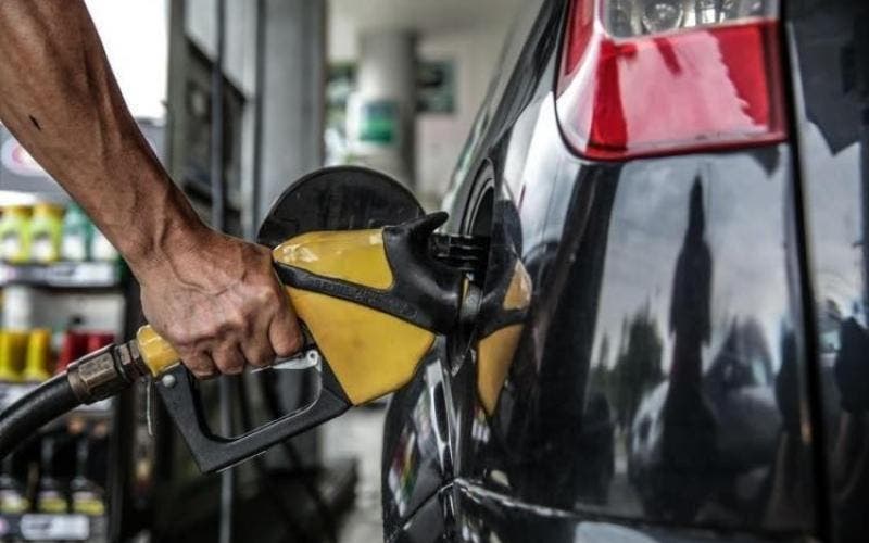 Litro da gasolina terá alta de 7,04% nas refinarias; diesel sobe 9,15%