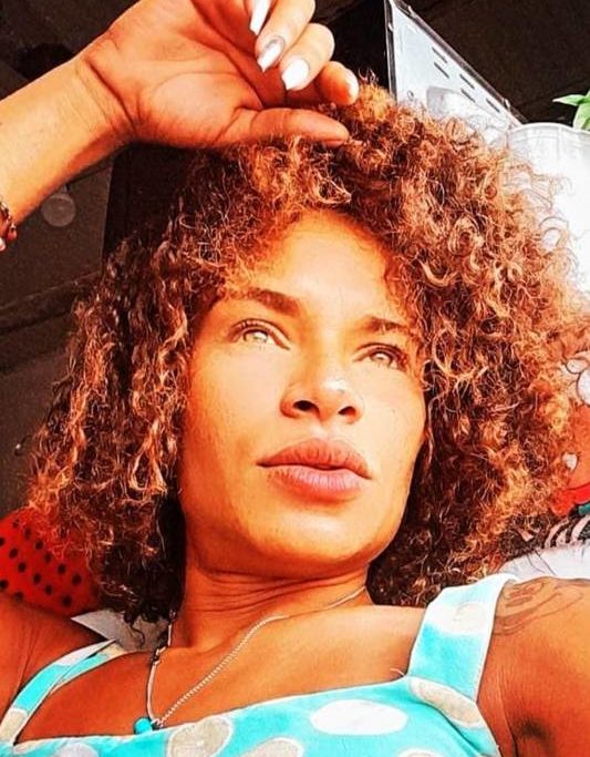 Paola Pereira de Medeiros  tentava salvar seu cachorro que caiu nas pedras do costão da Avenida Niemeyer