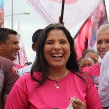 Jpaeri Encontrar agulha no palheiro é mais fácil do que achar a prefeita Fernanda Ontiveros (PDT) em Japeri/Reprodução