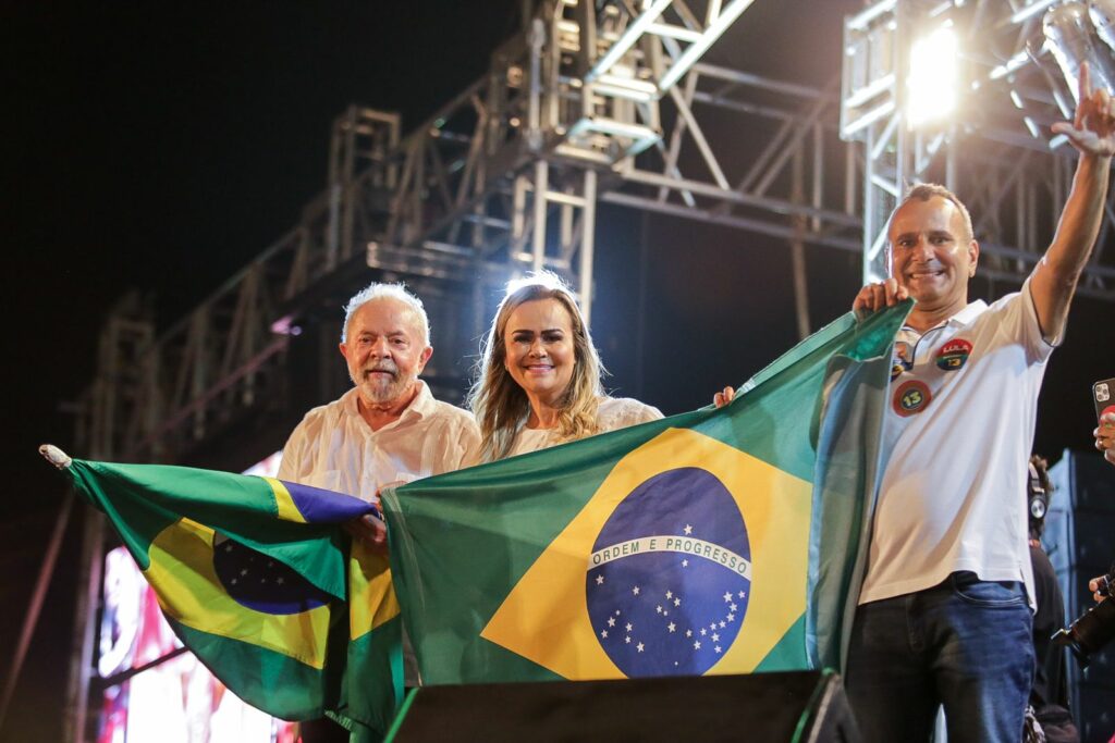 Lula, a deputada Daniela e prefeito Waguinho: apoio de peso para alavancar a vitória da democracia/Divulgação 