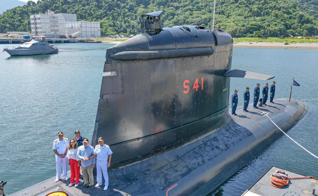 Lula e comitiva visitaram o submarino Humaitá (S41), que está sendo desenvolvido no complexo/Divulgação/Marinha