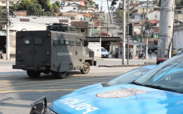 Policiais militares de quatro batalhões fizeram incursão em, ao menos, 15 morros/Pedro Ivo/Agência O Dia