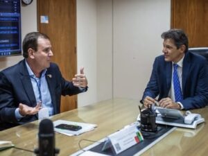 Eduardo Paes e o ministro Fernando Haddad durante encontro em Brasília/Reprodução