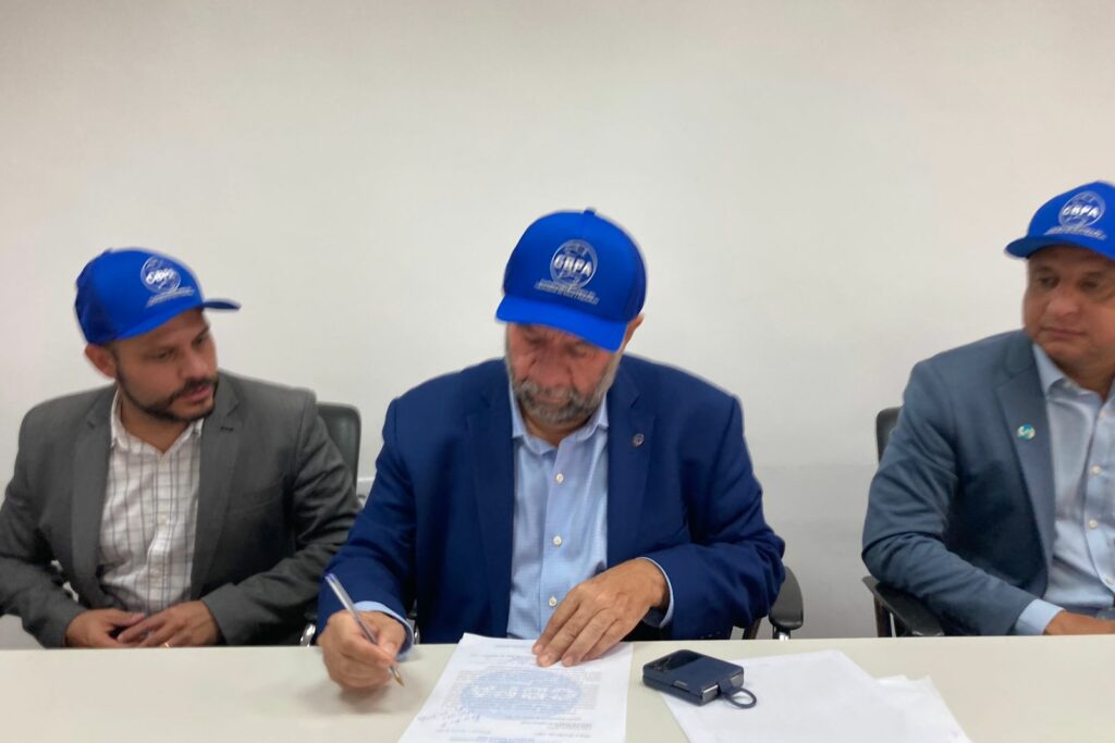 O Acordo de Cooperação Técnica foi firmado com a presença do Ministro da Previdência, Carlos Lupi/Divulgação 